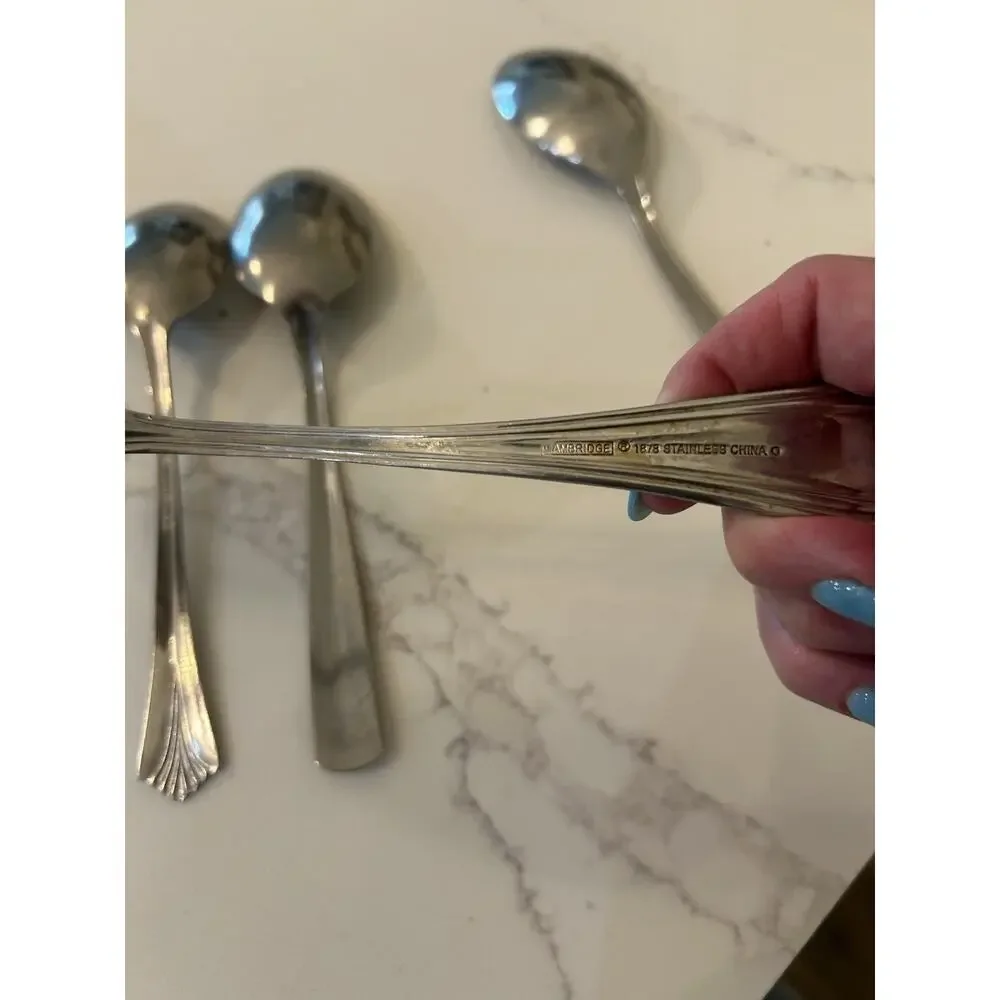 Vtg Lot of 4 Stainless‎ Dinner Spoons Assorted 8” Flatware Silverware